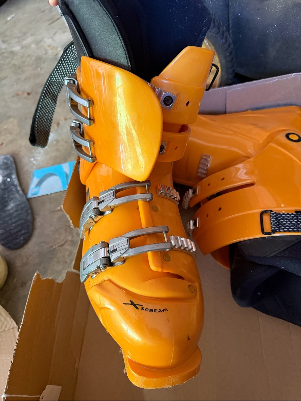 Salomon Men’s Orange Ski Boots
